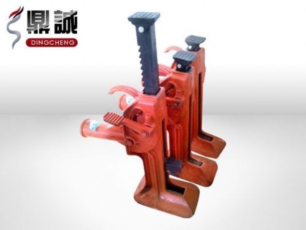 點(diǎn)擊查看詳細(xì)信息<br>標(biāo)題：齒條式起道機(jī) 閱讀次數(shù)：4641