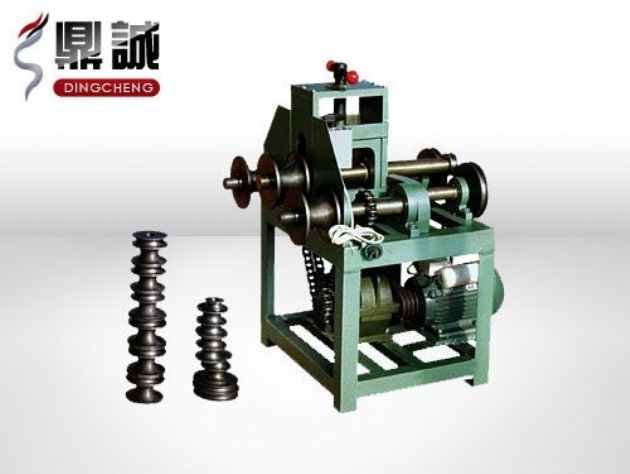 點擊查看詳細(xì)信息<br>標(biāo)題：立式多功能滾動式彎管機 閱讀次數(shù)：5546