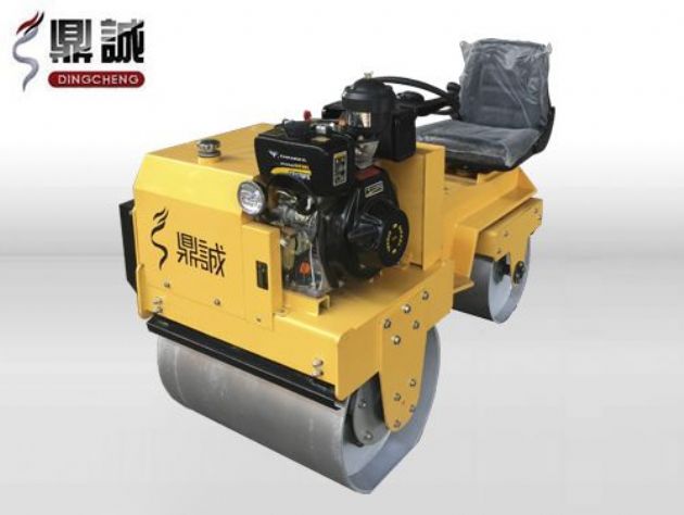 點(diǎn)擊查看詳細(xì)信息<br>標(biāo)題：DC850C座駕式壓路機(jī) 閱讀次數(shù)：15983